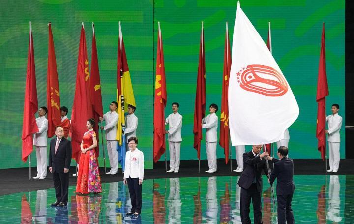 2025新澳门和香港正版免费正题,精选解析、解释与落实
